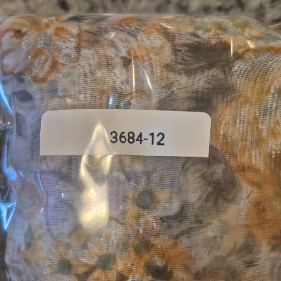 Fabric, White/Tan/Gray/Teal Floral Poly Organza Sheer 45" x 4 yds - Picture 5 of 5